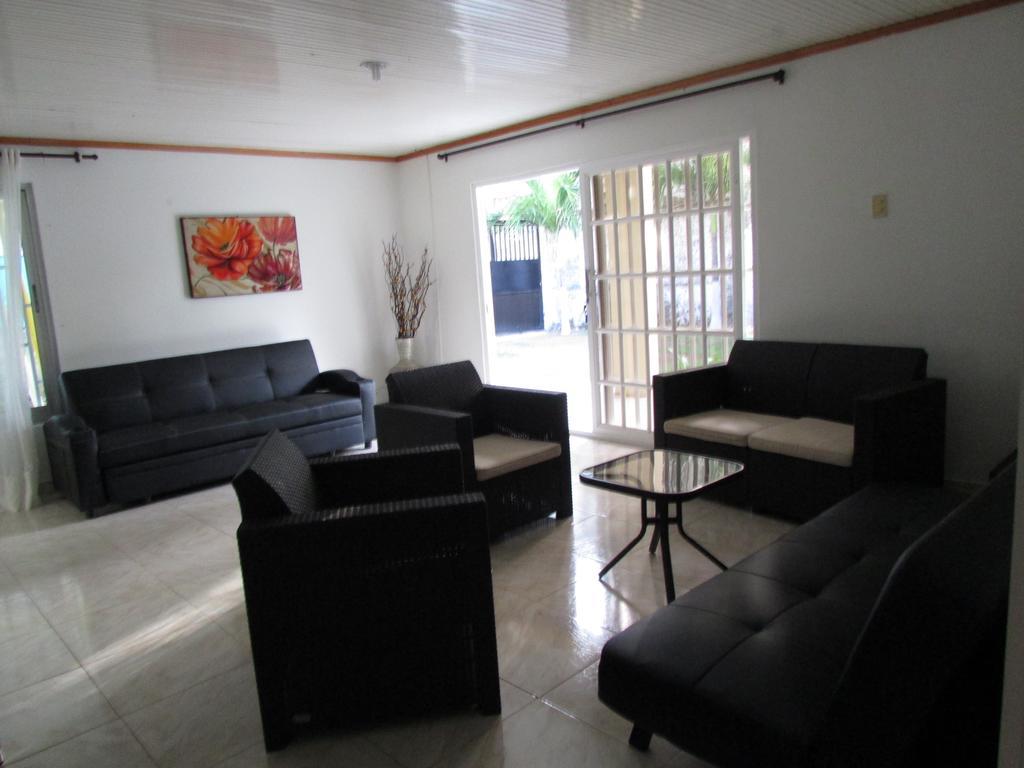 Posada Hostal Miss Marlly ซานอันเดรส ภายนอก รูปภาพ