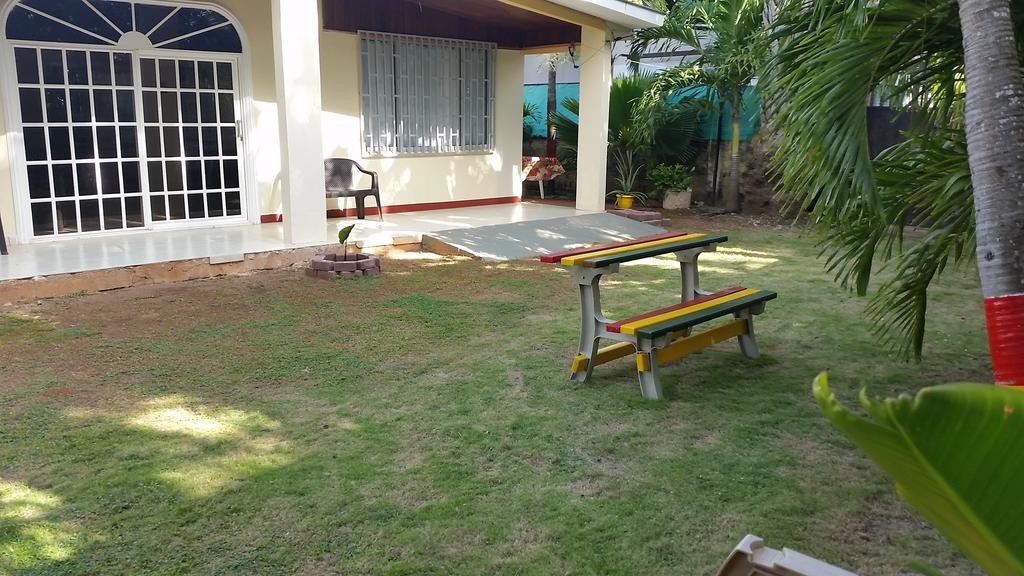 Posada Hostal Miss Marlly ซานอันเดรส ภายนอก รูปภาพ
