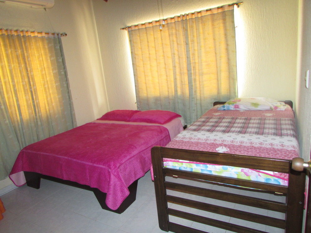 Posada Hostal Miss Marlly ซานอันเดรส ภายนอก รูปภาพ